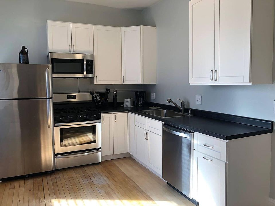 Newly remodeled kitchen with stainless steel appliances!