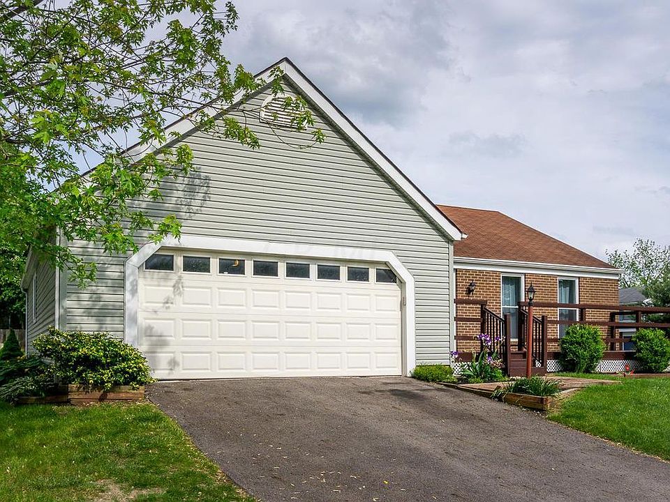 1st image of 534 Saddletree Dr