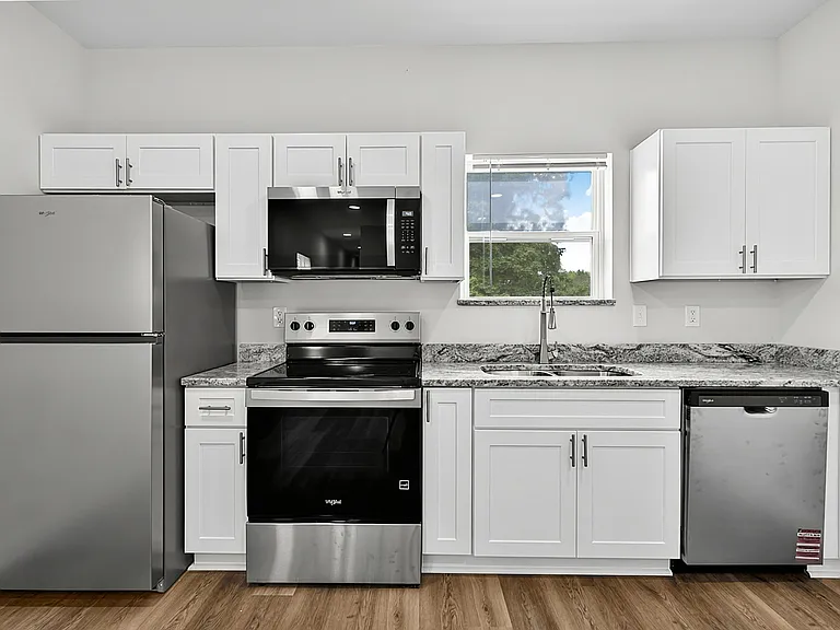 3947 Rookwood Ave #B — Photo 11