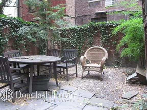 4th image of 120 E 62nd St APT 1c