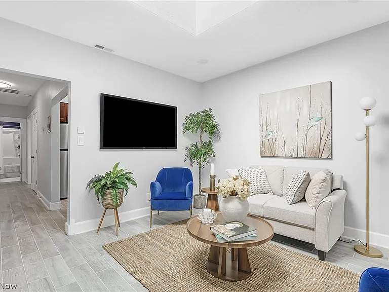 13501 Lakewood Heights Blvd #5 — Photo 10