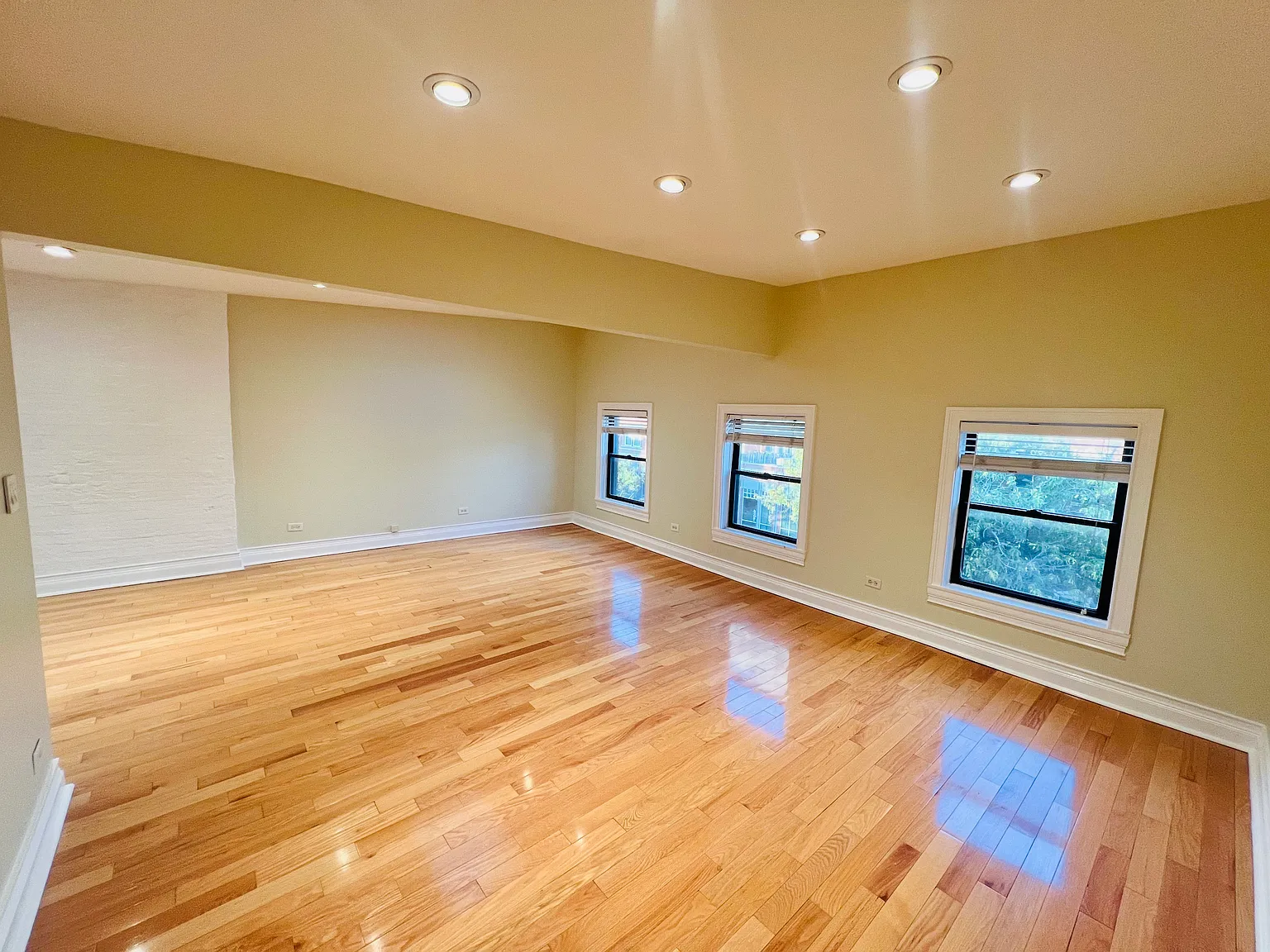 2 bed, 1300 sqft, $3,500 — Photo 4