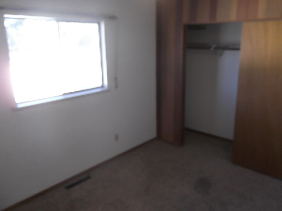 2nd image of 1400 Acacia Dr