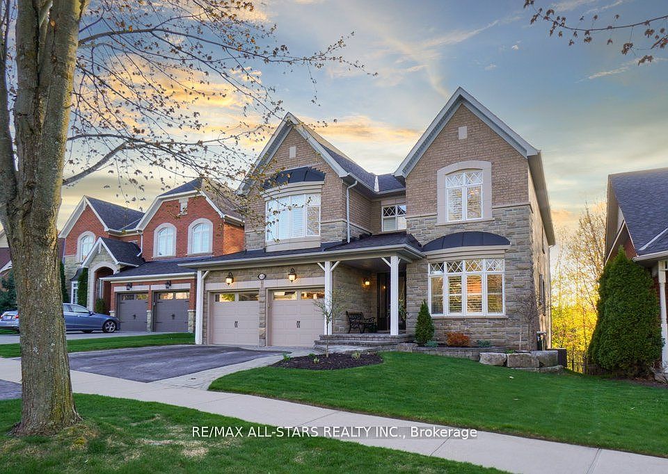 1st image of 64 Button Cres