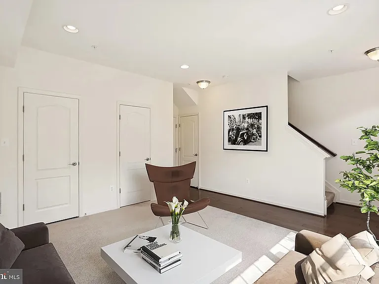 18320 Woodhouse Ln — Photo 4