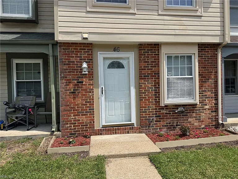 46 Lucinda Ct — Photo 2