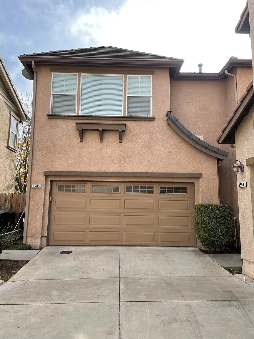 2505 Albatros Dr photo 1