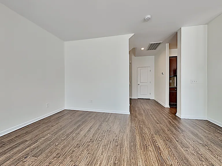 468 Whispering Breeze Ln — Photo 2