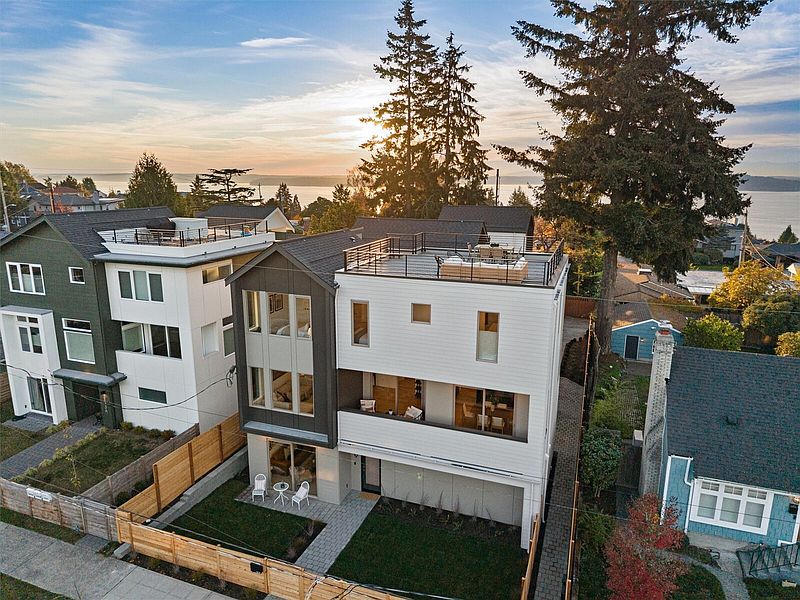 2nd image of 3839 54th Avenue SW