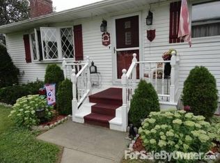 14 Calhoun Rd, Troy, NY 12180