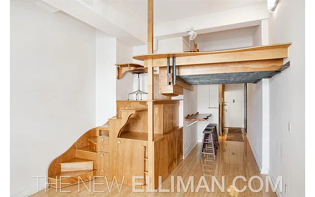 Rented by Douglas Elliman | media 16