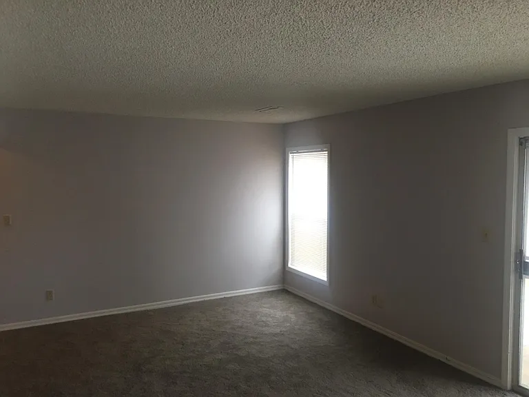 102 Deer Ln — Photo 6