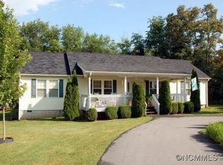 3 Lavender Ln, Candler, NC 28715