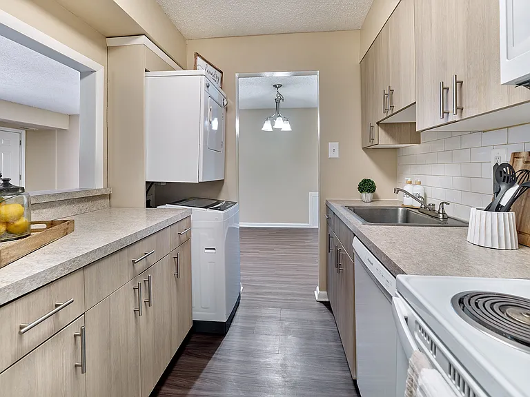 Updated Kitchen & W/D - 2 Bed 2 Bath