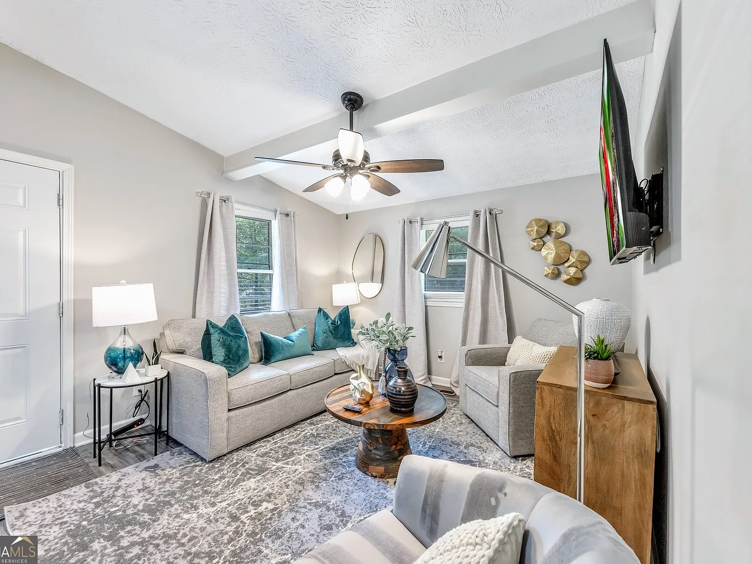 2 bed, 1.0 bath, 950 sqft, $3,600 — Photo 3