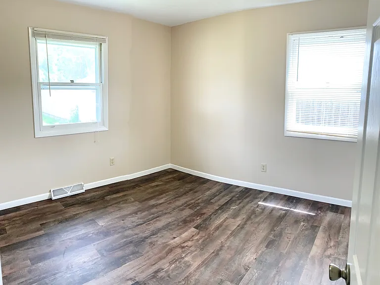 2635 Western Ave #1 — Photo 6