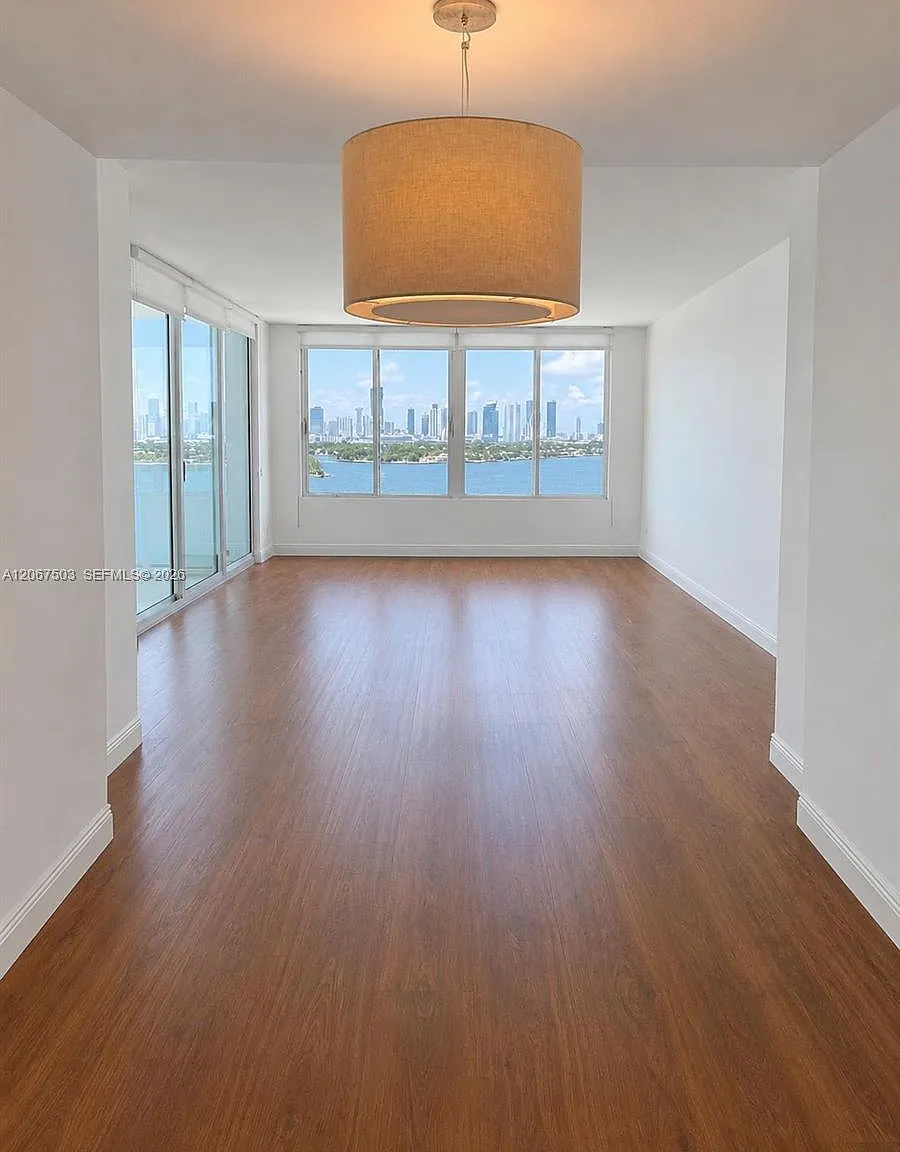 Mirador 1200 Condo — Photo 1