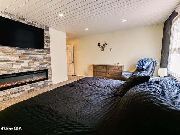 104 W 9th St, Silverton, ID 83867