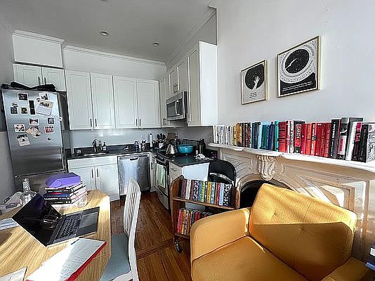 2nd image of 108 Park Pl #2C