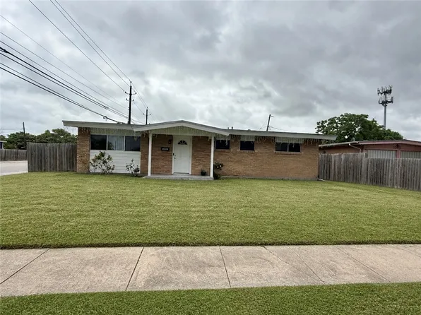 1302 Prince Dr, Corpus Christi, TX 78412