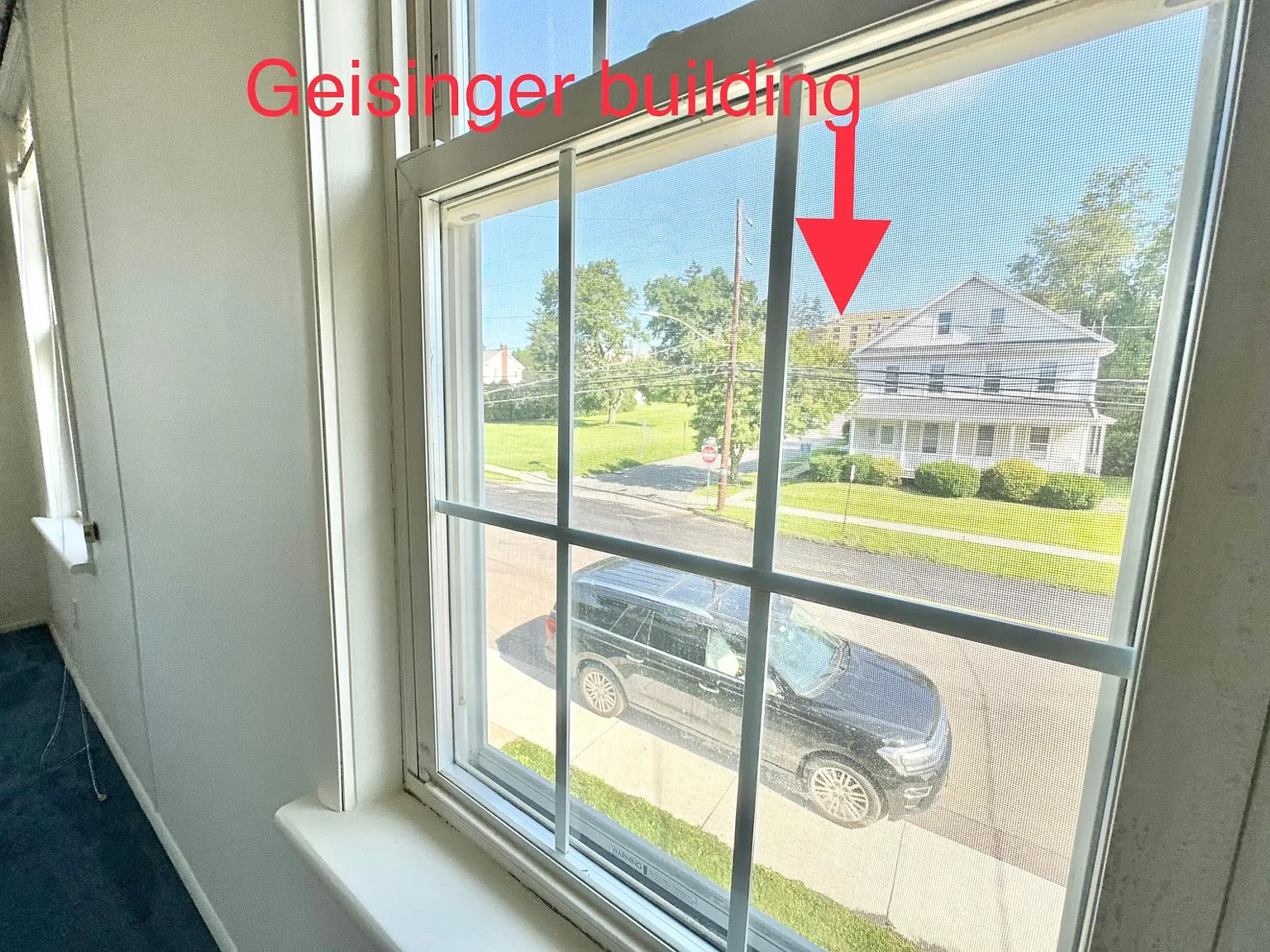 3 bed, 1.5 bath, 1668 sqft, $2,095 — Photo 2