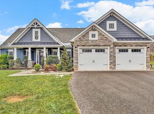 689 Ambler Ln, Salem, VA 24153