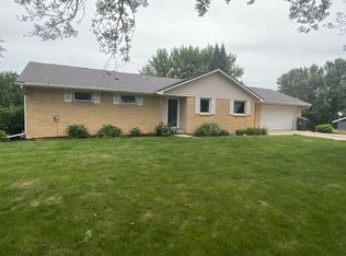 107 Lincoln Dr, West Union, IA 52175