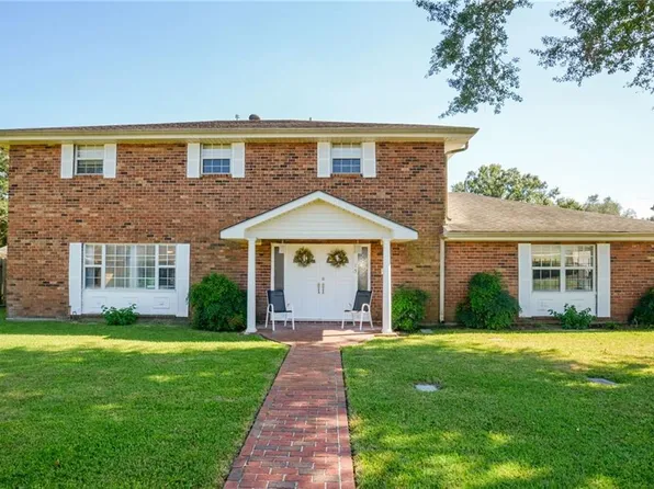 15 Lasso Ln, Saint Rose, LA 70087