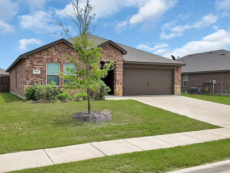1311 Emi Kate Ln — Photo 26