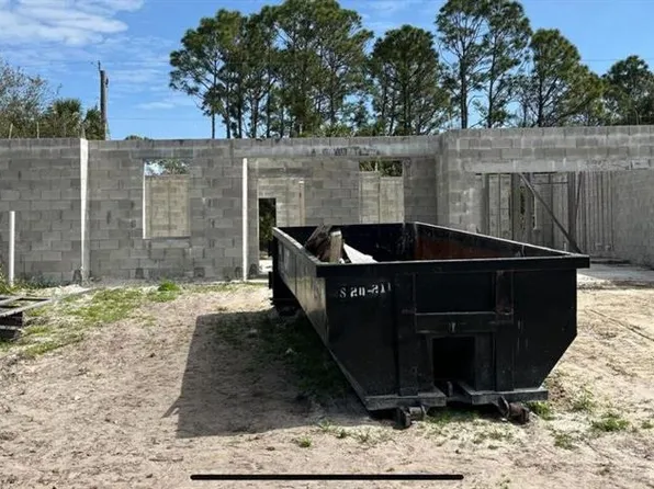 2082 Winningway St, Port Charlotte, FL 33948