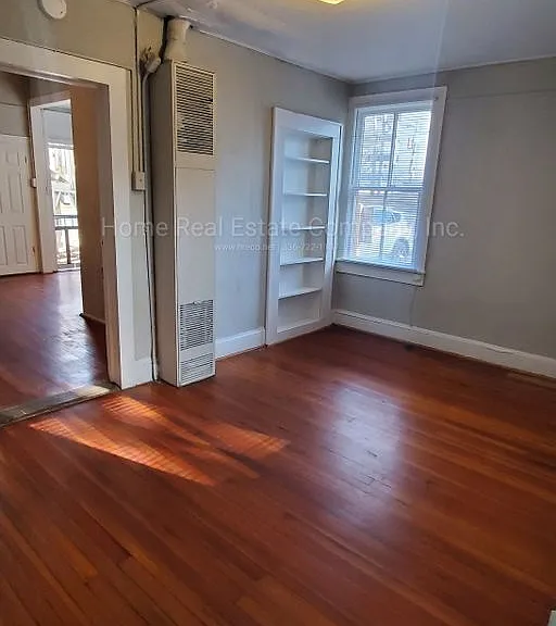412 W 1st St #B — Photo 5