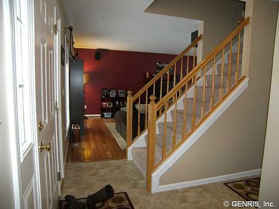 4th image of 183 Gary Dr