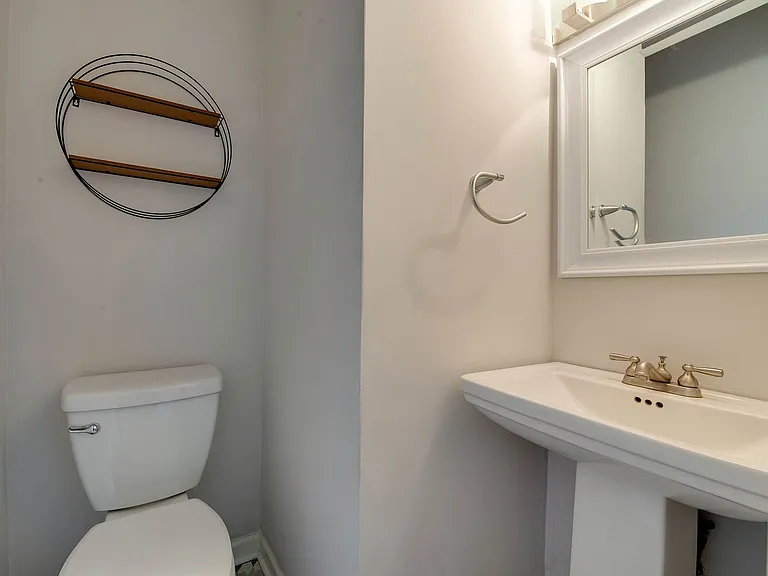 9006 Saint Thomas Ln — Photo 29