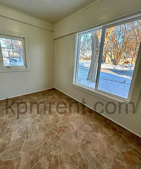 705 10th St NE — Photo 11