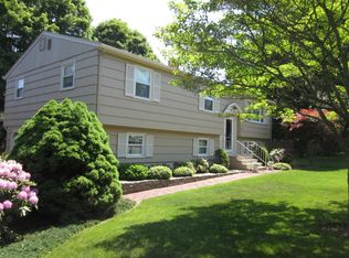 32 Bernadine Rd, Milford, CT 06461