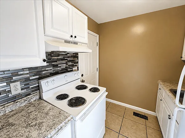 2 bed, 800 sqft, $825 — Photo 3