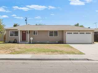 1075 NW Laurel Ln, Lemoore, CA 93245