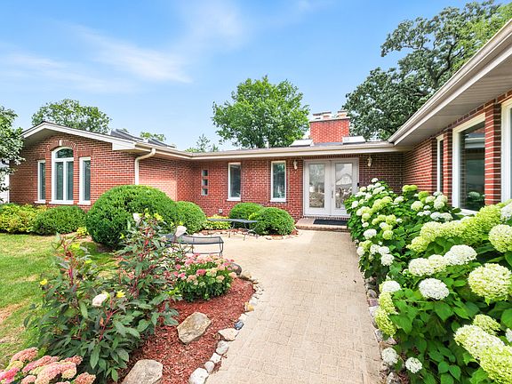 2nd image of 6N135 Hillcrest Dr