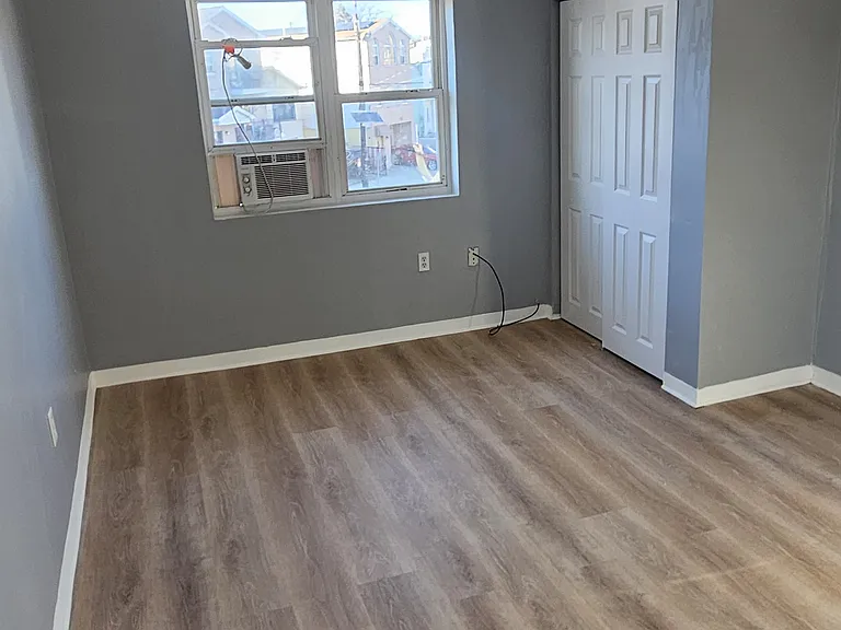 20 Rose Ave #4 — Photo 7