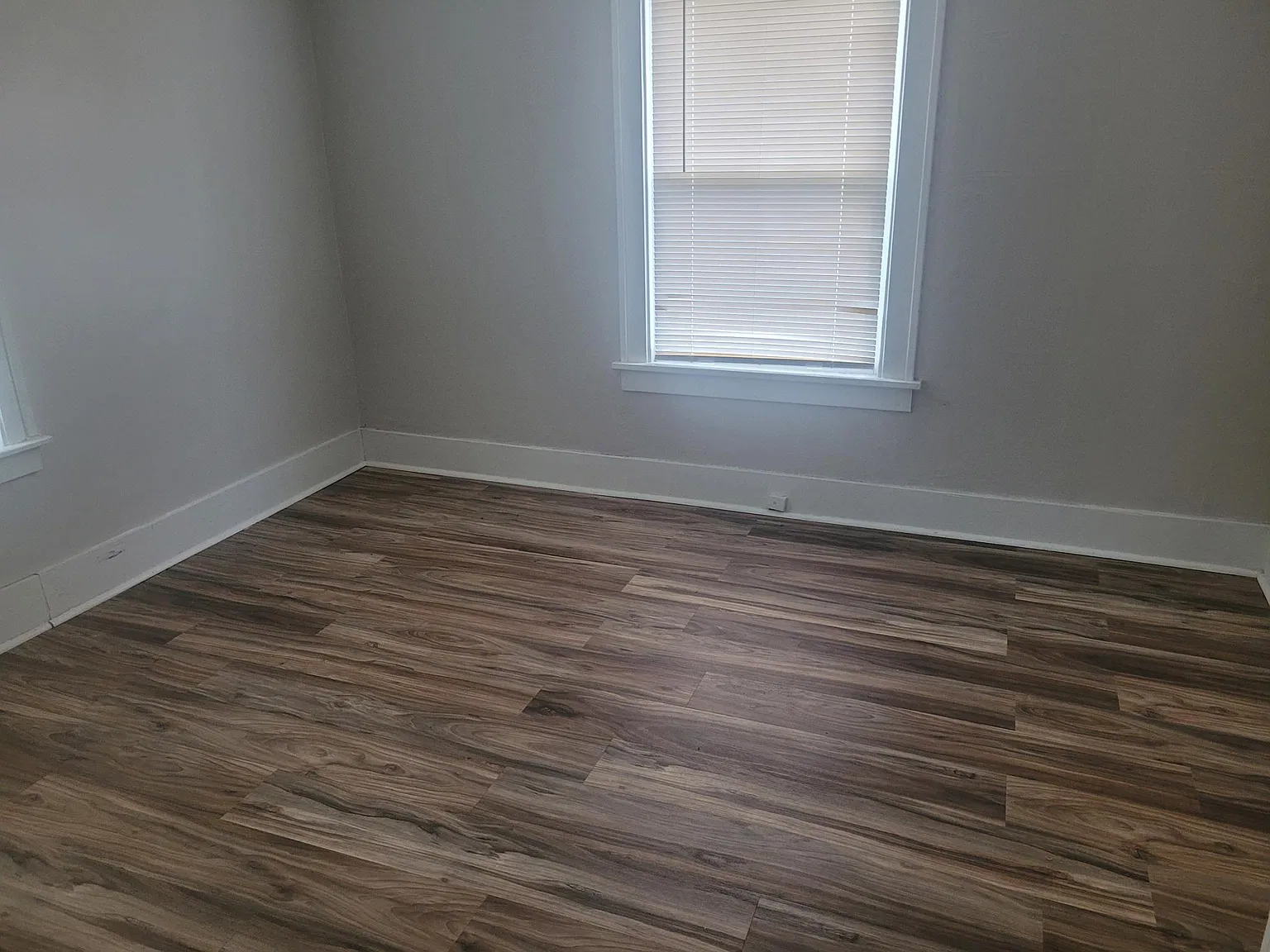 201 E Airline Dr — Photo 4