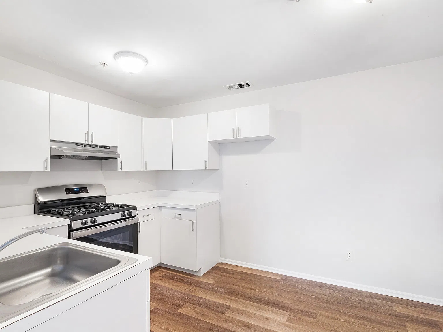 1 bed, $1,895 — Photo 3