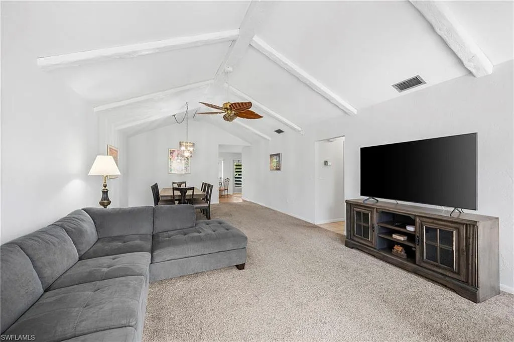 2 bed, 2.0 bath, 1360 sqft, $3,000 — Photo 2