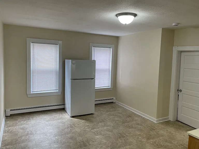 289 Cottage St #2L — Photo 3