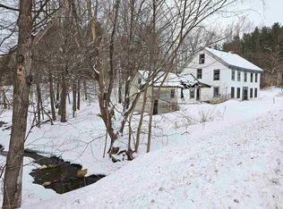 339 S Stream Rd, Pownal, VT 05261