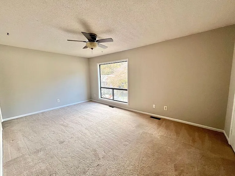 6011 Dixon Dr — Photo 12