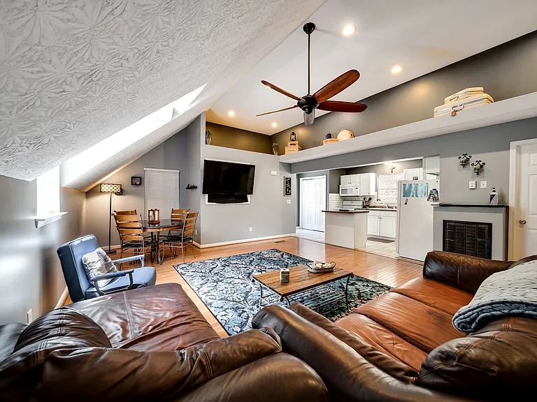 923 Bugg Hollow Rd #1 — Photo 2