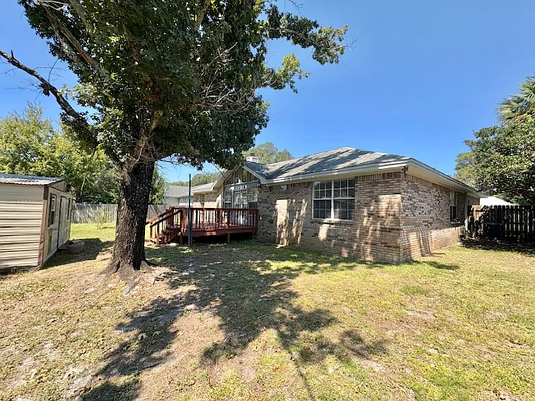 101 Meadow Woods Ln — Photo 25