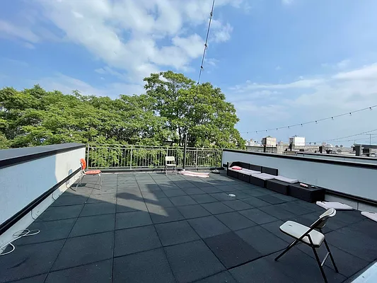 Rented by Nooklyn NYC LLC | media 12