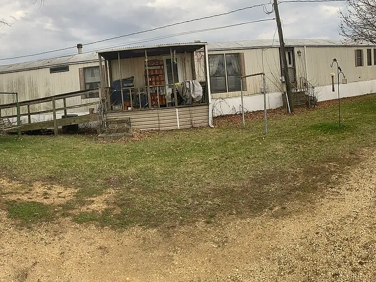 614 Mead Dr — Photo 3