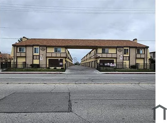 3 bed, 1156 sqft, $2,640 — Photo 2